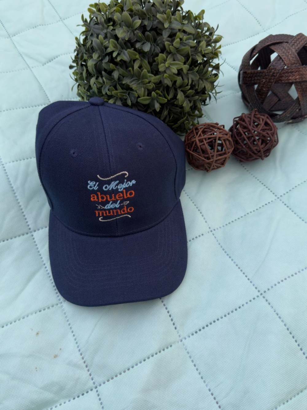 Navy Baseball Cap with 'El Mejor abuelo del mundo' Embroidery